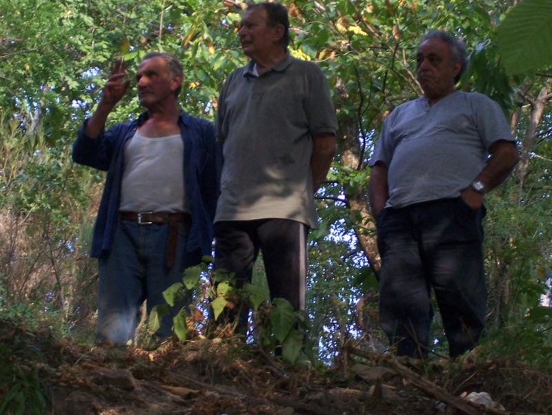  Image name: Persone101.jpg 
 width: 800 pixel 
 height: 601 pixel 
 Size: 427939 bytes 
 Click to enlarge 